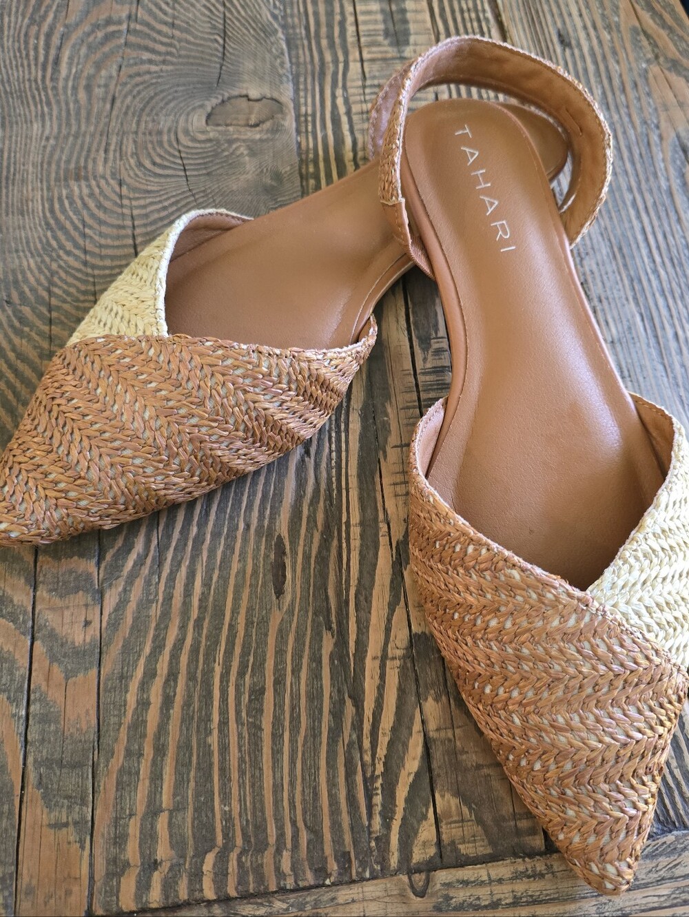 Tahari Two-Tone Woven Pointed Toe Slingback Flats in Tan and Cream W 10